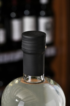 Gin Blues London Dry Premium Crafters - джин Блюз Лондон Драй Премиум Крафт 0.7 л