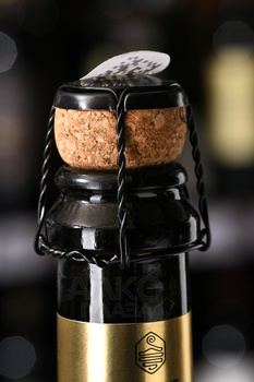 Desono Sauvignon - вино игристое Дэсоно Совиньон 0.75 л белое экстра брют