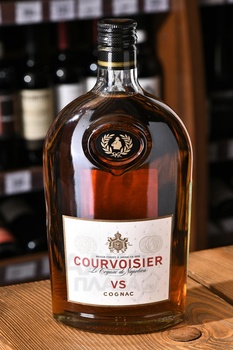 Courvoisier VS - коньяк Курвуазье ВС 0.5 л