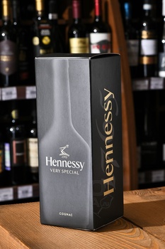 Hennessy VS Limited Edition - коньяк Хеннесси ВС Лимитед Эдишн 0.7 л в п/у