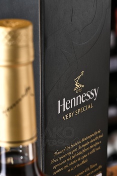 Hennessy VS Limited Edition - коньяк Хеннесси ВС Лимитед Эдишн 0.7 л в п/у