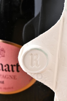 Ruinart Brut Rose - шампанское Рюинар Брют Розе 0.75 л в чехле