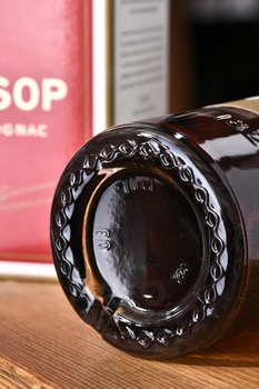 Courvoisier VSOP - коньяк Курвуазье ВСОП 0.7 л в п/у