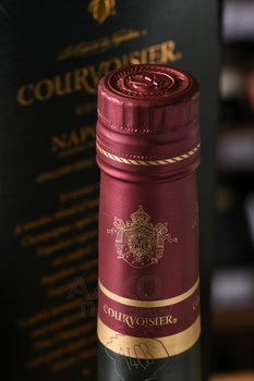 Courvoisier Napoleon - коньяк Курвуазье Наполеон 0.7 л в п/у