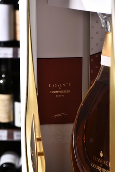 Courvoisier L`Essence - коньяк Курвуазье Л`Есанс 0.7 л п/у