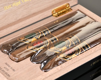 God of Fire KKP Never Never Back Down and Special Reserve Black - сигары Год оф Фаер ККП Нэвер Бэк Даун Спешл Резерв Блэк набор