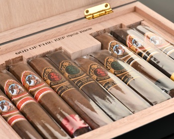 God of Fire KKP Never Back Down Special Reserve Set Macassar Ebony - сигары Год оф Фаер ККП Нэвер Бэк Даун Спешл Резерв Макассар Эбони набор