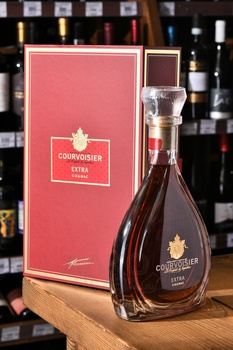 Courvoisier Extra - коньяк Курвуазье Экстра 0.7 л в п/у
