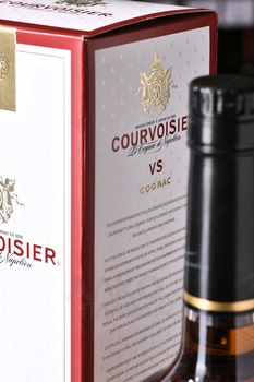 Courvoisier VS - коньяк Курвуазье ВС 0.7 л