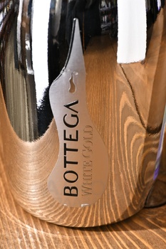 Bottega White Gold Venezia Brut - вино игристое Боттега Уайт Голд Венециа Брют 2022 год 0.75 л белое брют