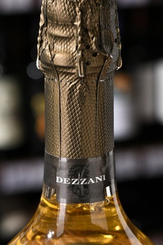 Dezzani Bellaluna Cuvee Blanc de Blanc Extra Dry - вино игристое Децани Беллалуна Кюве Блан де Блан Экстра Драй 0.75 л белое сухое
