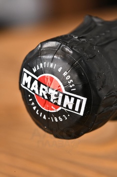 Martini Brut - вино игристое Мартини брют 0.75 л