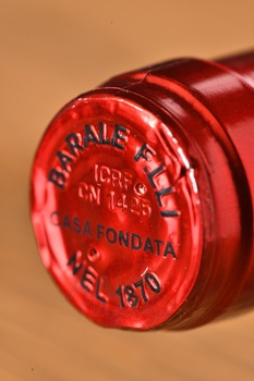 Barale Fratelli Barolo Castellero DOCG - вино Барале Фрателли Бароло Кастеллеро ДОКГ 2020 год 0.75 л красное сухое