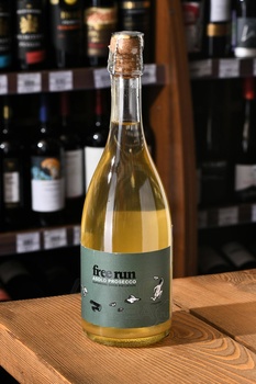 Free Run Asolo Prosecco Superiore DOCG Sui Lieviti Brut Nature - вино игристое Фри Ран Азоло Просекко Супериоре ДОКГ Суи Льевити Брют Натюр 0.75 л белое экстра брют