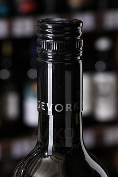 365 Wines Cherry - вино 365 Вишнёвое 0.75 л красное полусладкое