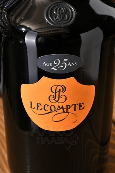 Lecompte Pays d’Auge 25 ans - кальвадос Лекомпт Пеи д’Ож 25 лет 0.7 л