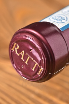 Ratti Ochetti Langhe Nebbiolo - вино Ратти Очетти Ланге Неббиоло 0.75 л красное сухое