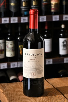 Vina Requingua Tradicion Carmenere - вино Винья Рекуингуа Традисьон Карменер 0.75 л красное сухое