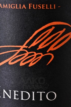 Terre del Marchesato Inedito - вино Терре дель Маркизато Инэдито 0.75 л красное сухое