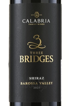 Calabria Three Bridges Shiraz - вино Калабриа Фри Бриджес Шираз 0.75 л красное сухое