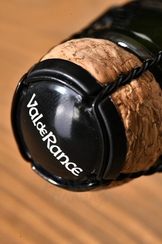 Cidre de Bretagne Brut Traditionnel - сидр игристый Сидр де Бретань Брют Традисионнэль 0.75 л нефильтрованный полусухой