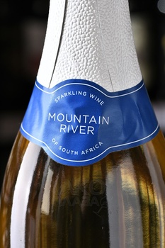 Mountain River Pinot Grigio - вино игристое Маунтэн Ривер Пино Гриджио 0.75 л белое экстра брют