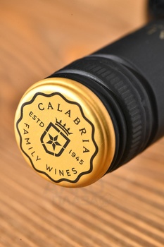 Calabria Three Bridges Shiraz - вино Калабриа Фри Бриджес Шираз 0.75 л красное сухое