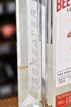 Beefeater London Dry - джин Бифитер Лондон Драй 0.7 л