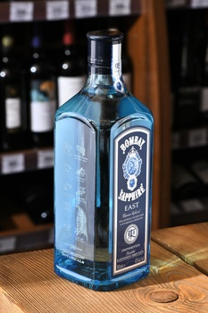 Bombay Sapphire East Gin - джин Бомбей Сапфир Ист 0.7 л