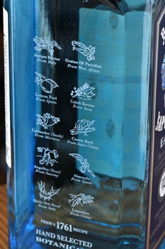 Bombay Sapphire East Gin - джин Бомбей Сапфир Ист 0.7 л