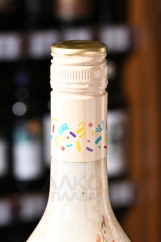 Baileys Birthday Cake - ликер Бэйлис Торт на День Рождения 0.7 л