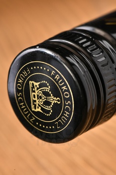 Fruko Schulz Apricot Brendy - ликер Фруко Шульц Абрикос Бренди 0.7 л