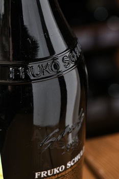 Fruko Schulz Creme de Cassis - ликер Фруко Шульц Крем де Кассис 0.7 л