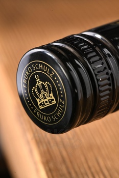 Fruko Schulz Creme de Cassis - ликер Фруко Шульц Крем де Кассис 0.7 л