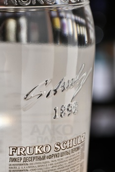 Fruko Schulz Peach - ликер Фруко Шульц Персик 0.7 л