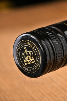 Fruko Schulz Peach - ликер Фруко Шульц Персик 0.7 л