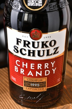 Fruko Schulz Cherry Brandy - ликер Фруко Шульц Черри Бренди 0.7 л