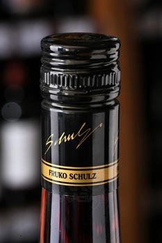Fruko Schulz Cherry Brandy - ликер Фруко Шульц Черри Бренди 0.7 л