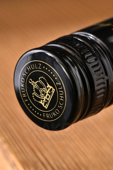 Fruko Schulz Cherry Brandy - ликер Фруко Шульц Черри Бренди 0.7 л