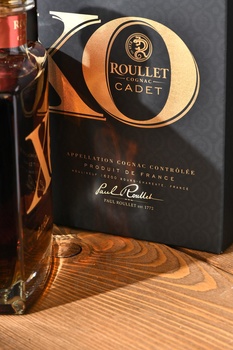 Roullet Cadet XO - коньяк Рулле Каде ХО 0.7 л в п/у 