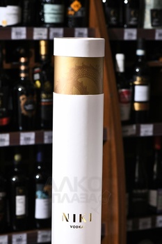 Водка Ники Пьюр 0.7 л в тубе