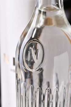 Водка Ники Пьюр 0.7 л в тубе