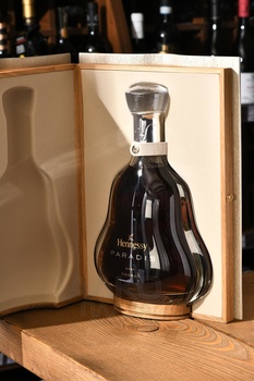 Hennessy Paradise - коньяк Хеннесси Парадиз 0.7 л