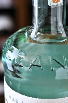 Reyka Small Batch - водка Рейка Смолл Батч 0.75 л