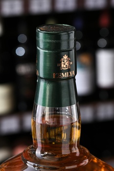 Kemlya Russian Rye - виски зерновой Кемля Рашен Рай 0.7 л