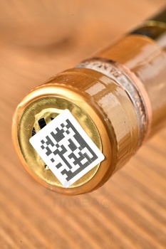 Muscat VELVET SEASON - вино Мускат Вельвет 0.5 л белое сладкое