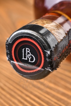 El Libertad Flavor of Freedom Sherry Spiced 8 Years Old - ром Эль Либертад 8 лет Аромат Свободы Пряный Шерри 0.7 л