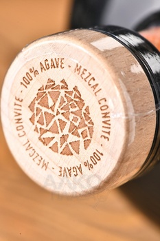 Convite Ensamble Silvestre Joven - мескаль Конвите Энсамбль Сильвестре Ховен 100% Агава 0.75 л