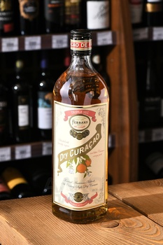 Pierre Ferrand Dry Curacao Triple Sec - ликер Пьер Ферран Драй Кюрасао Трипл Сек 0.7 л
