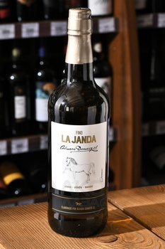 Alvaro Domecq La Janda Fino - херес Альваро Домек Фино Ла Ханда 0.75 л
